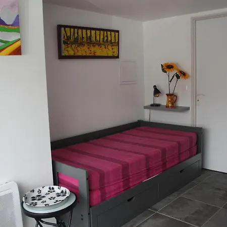 アパート Soleil コロンビエール